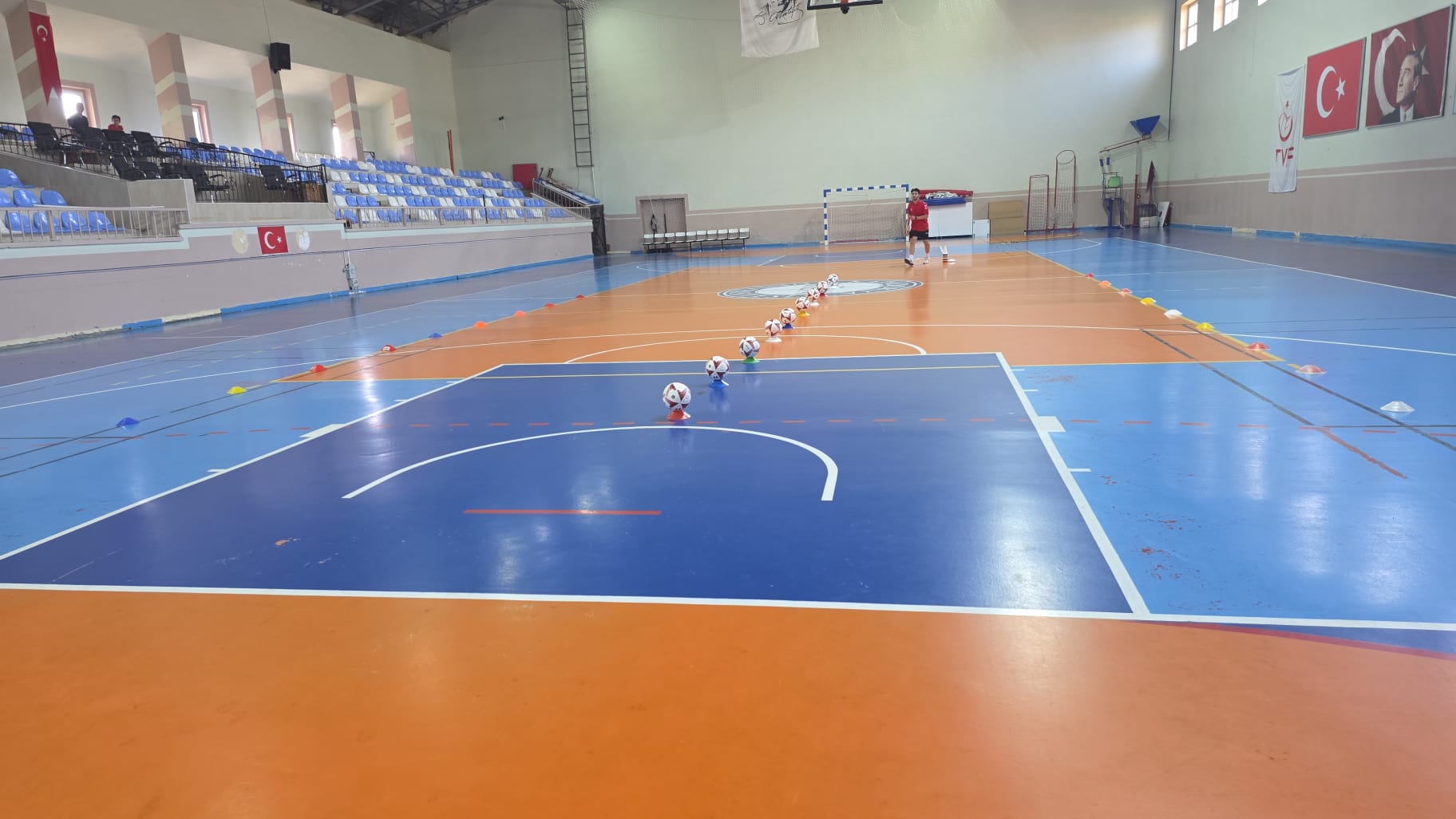 Kapalı Futsal Salonu